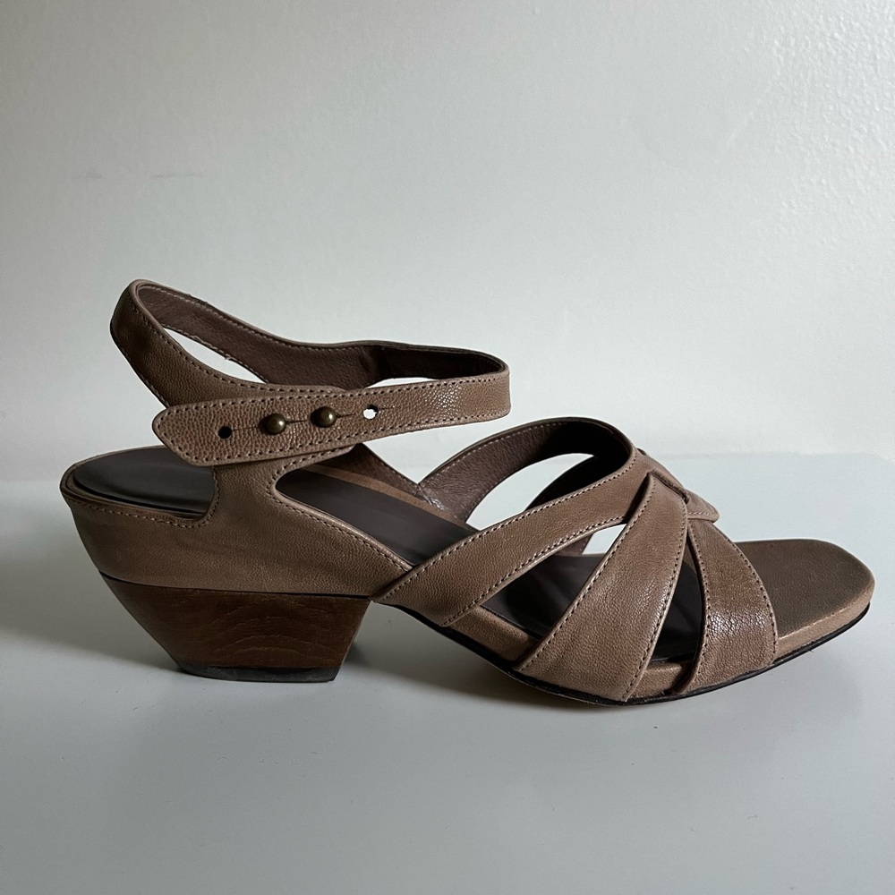 Vialis Cala Lotus Sandals